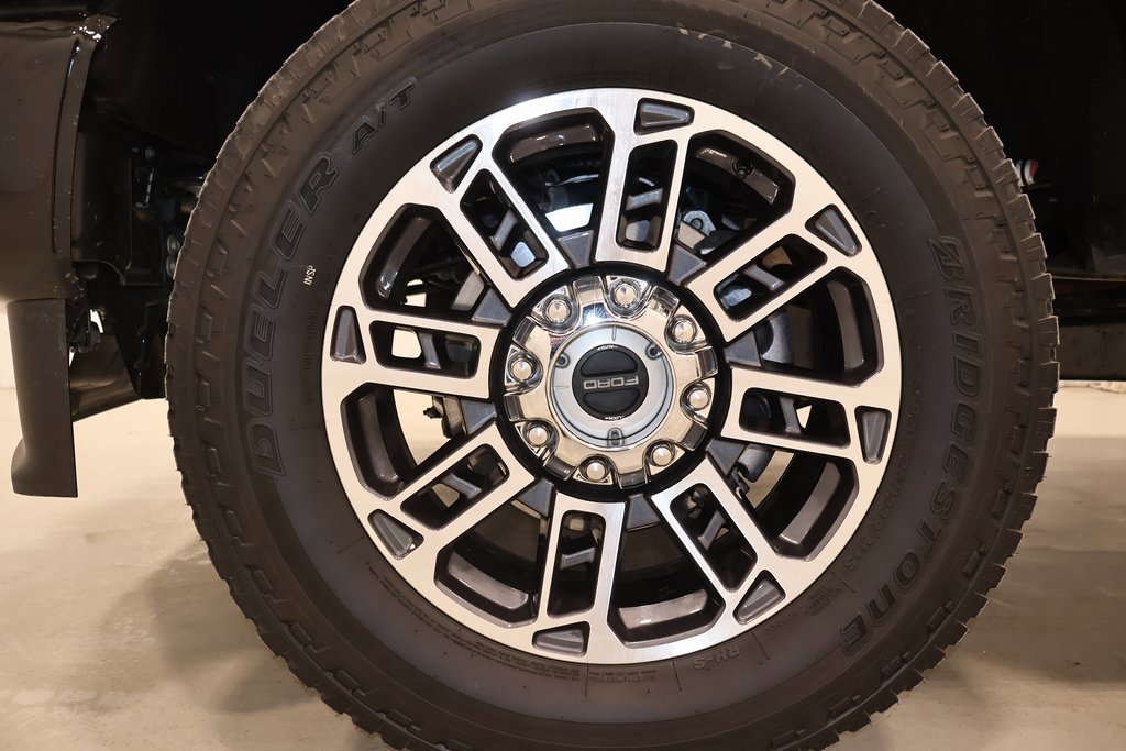 Certified 2026 Ford F350 Platinum w/ Platinum Plus Package image 44