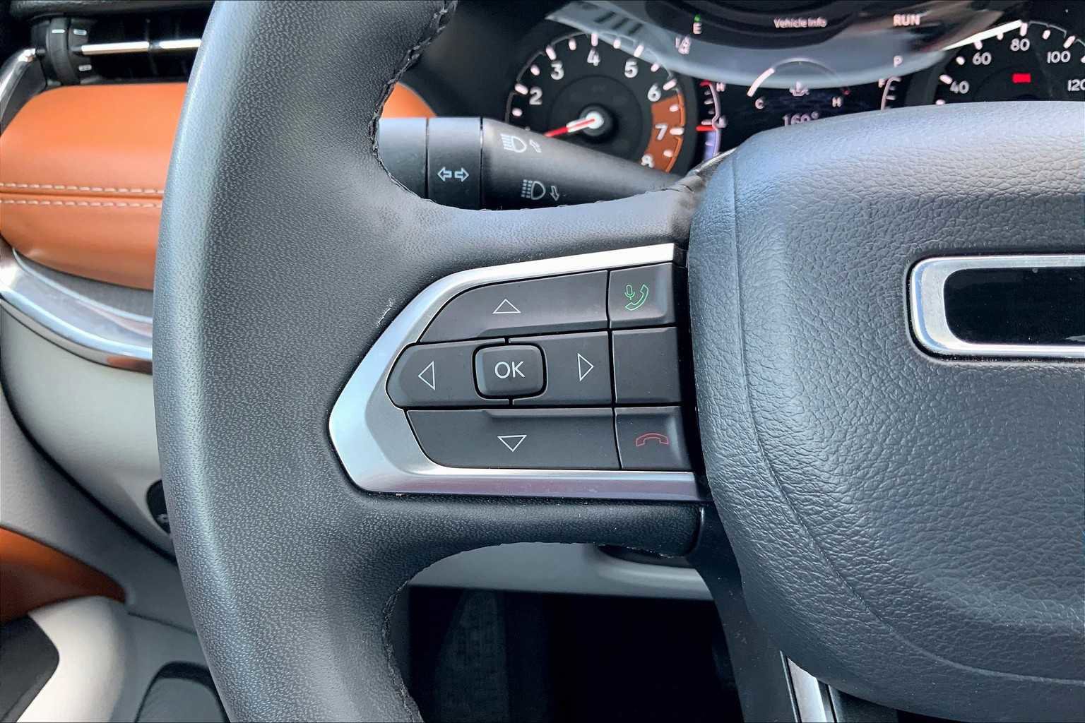 Used 2023 Jeep Compass Limited image 23