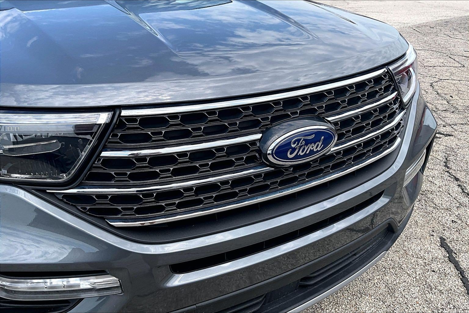 Certified 2023 Ford Explorer XLT w/ Equipment Group 202A AWD/4WD image 31