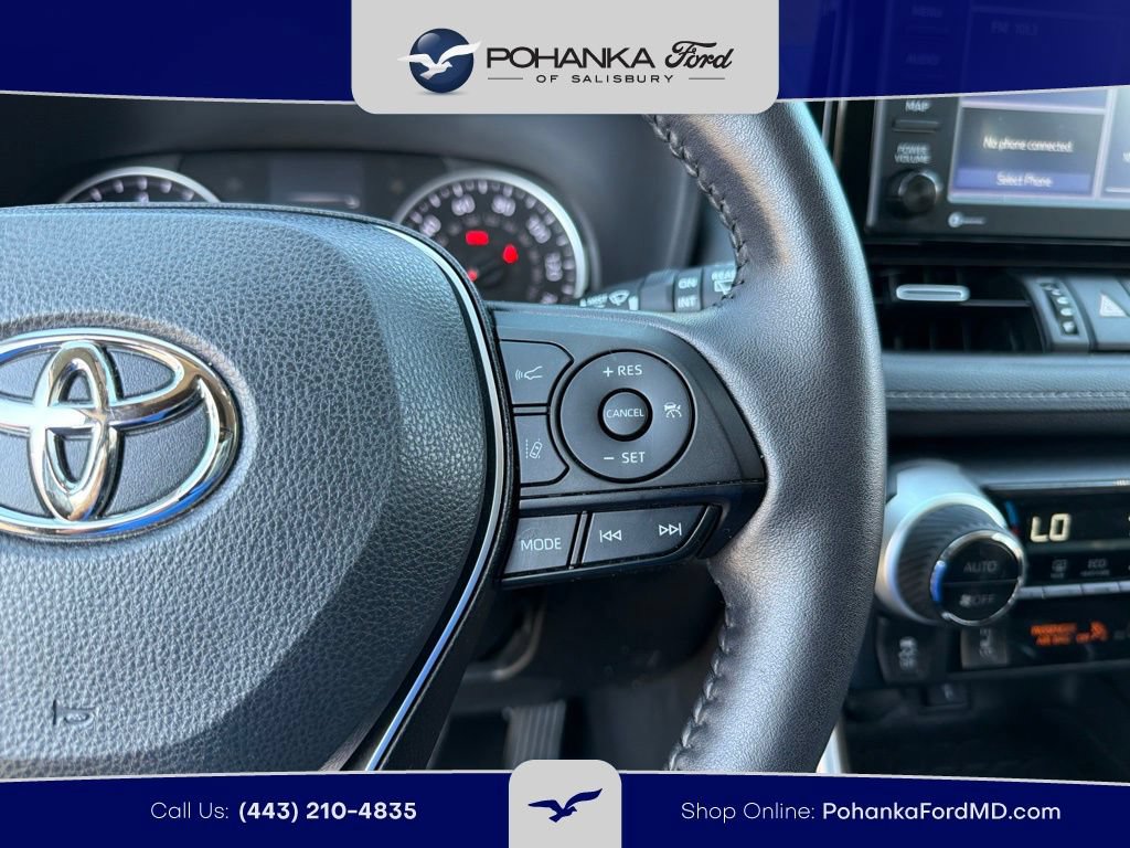 Used 2022 Toyota RAV4 XLE Premium AWD/4WD image 17