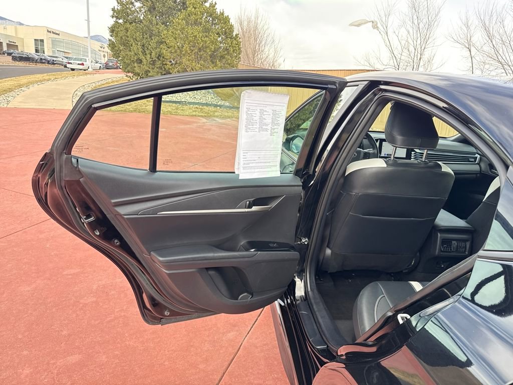 Used 2025 Toyota Camry SE image 17