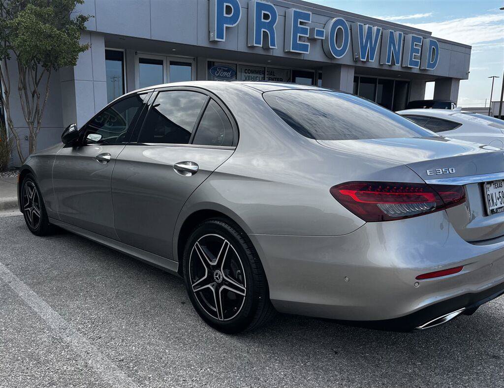 Used 2022 Mercedes-Benz E 350 4MATIC Sedan image 2