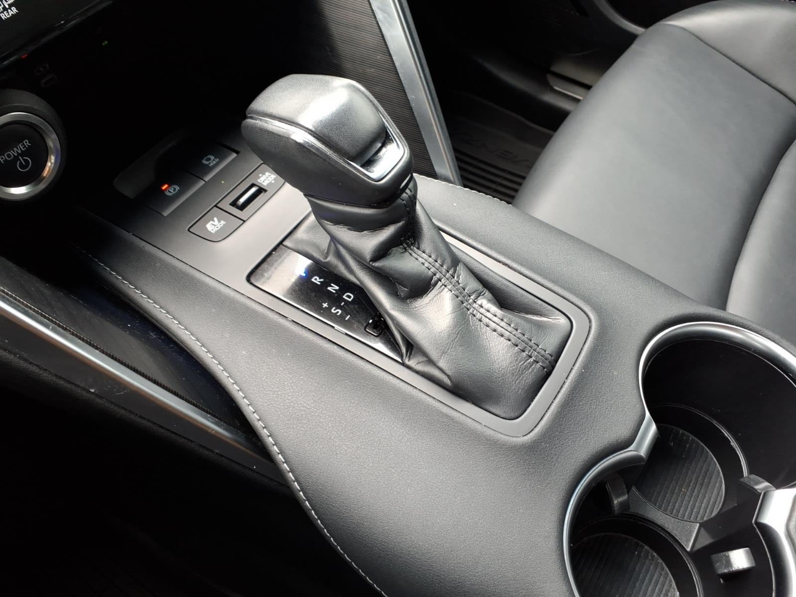 Used 2024 Toyota Venza Nightshade AWD/4WD image 17