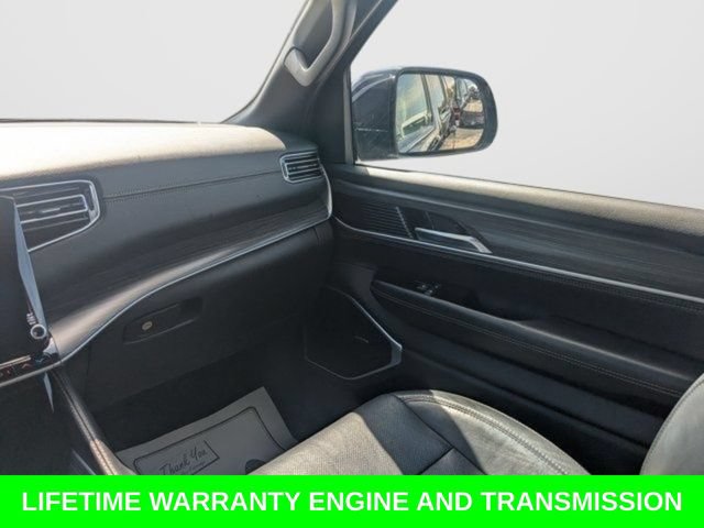 Used 2024 Jeep Wagoneer Series II w/ Flexible Seating Group RWD image 14