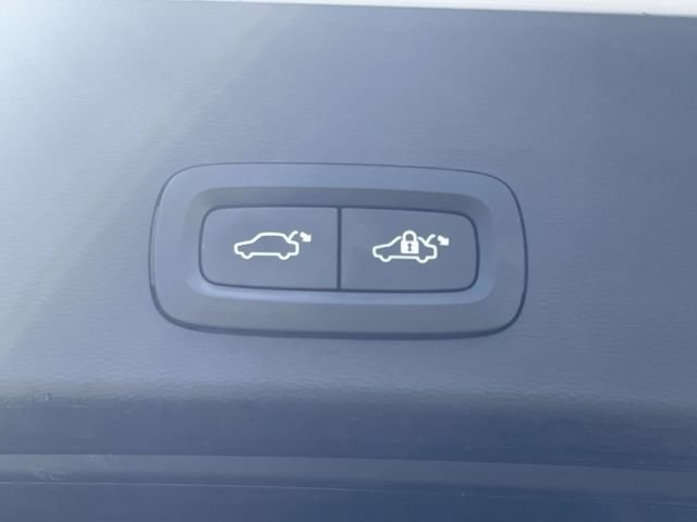 Used 2022 Volvo XC40 P8 Recharge Ultimate AWD/4WD image 14