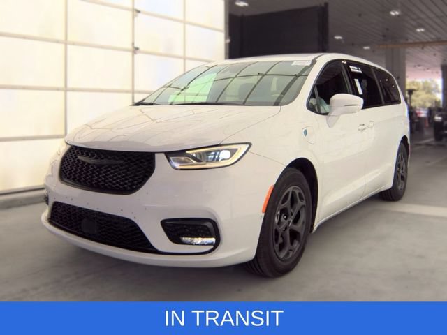 Used 2022 Chrysler Pacifica Touring-L w/ Uconnect Theater Family Group FWD video 1
