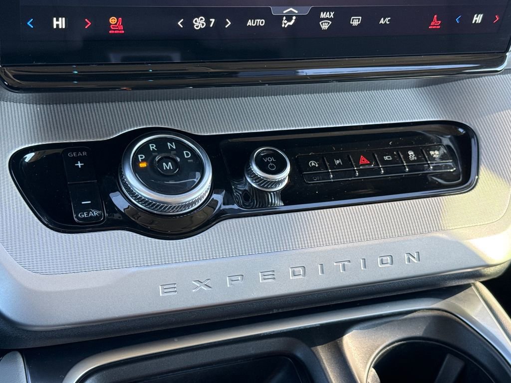 Certified 2025 Ford Expedition Active image 24