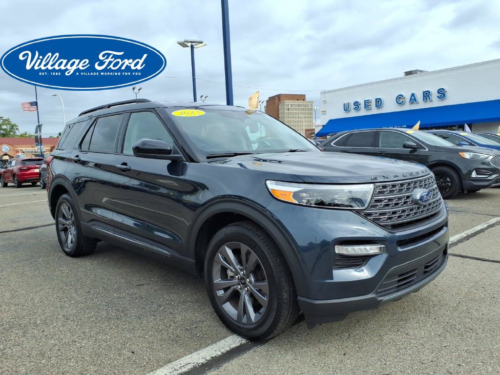 Certified 2023 Ford Explorer XLT w/ Equipment Group 202A AWD/4WD image 4