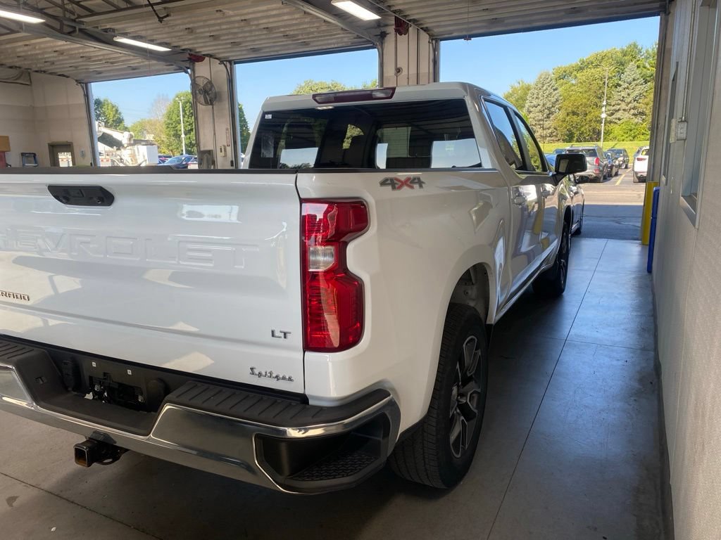 Used 2023 Chevrolet Silverado 1500 LT AWD/4WD image 4