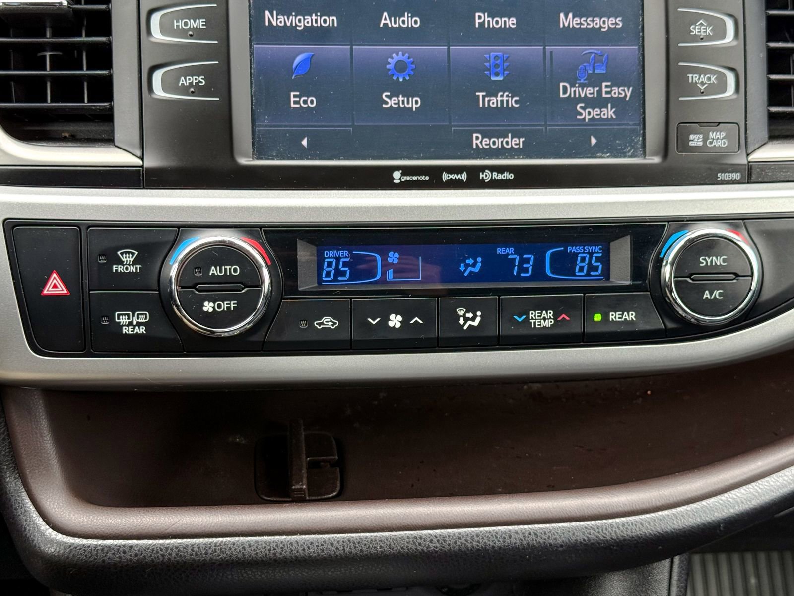 Used 2019 Toyota Highlander XLE AWD/4WD image 27