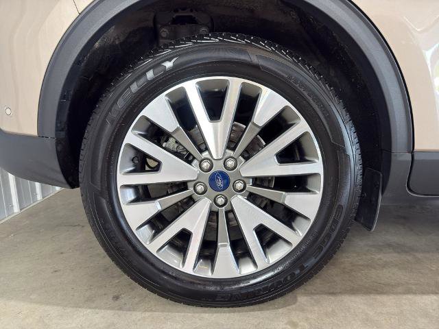Certified 2020 Ford Escape Titanium w/ Titanium Premium Package 2.0 AWD/4WD image 27