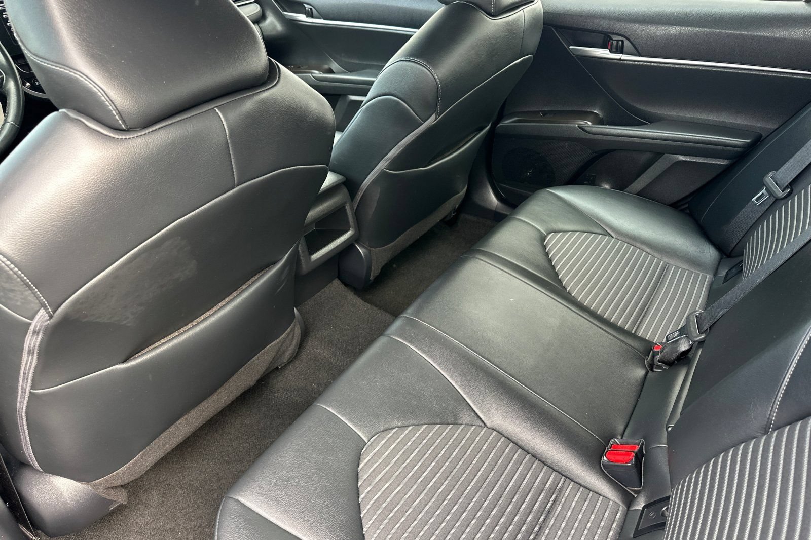 Used 2023 Toyota Camry SE FWD image 12
