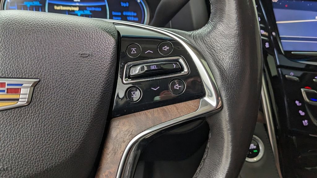 Used 2019 Cadillac Escalade Premium Luxury w/ Escalade Sport Edition AWD/4WD image 34