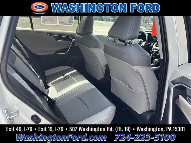 Used 2022 Toyota RAV4 Limited AWD/4WD image 19