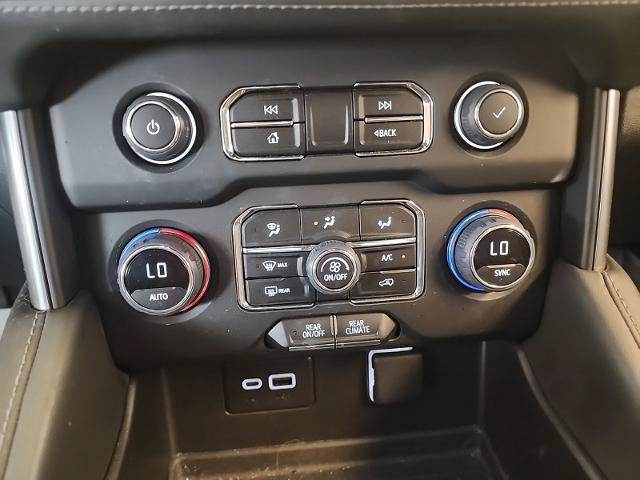 Used 2024 Chevrolet Suburban LS RWD image 21