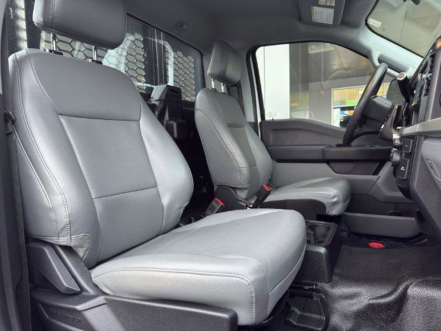 Certified 2023 Ford F550 4x4 Regular Cab Super Duty image 28