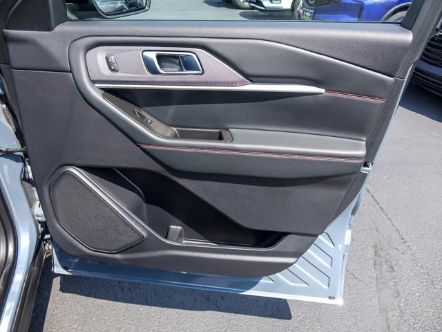 Certified 2025 Ford Explorer ST-Line image 31