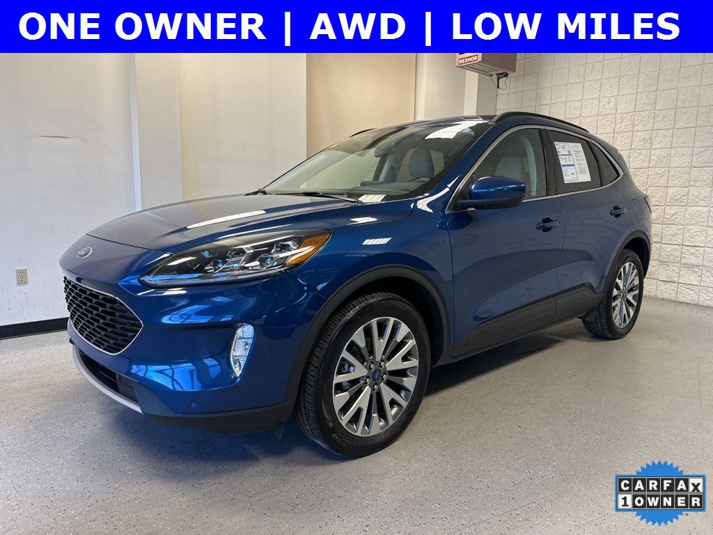 Certified 2022 Ford Escape Titanium image 2