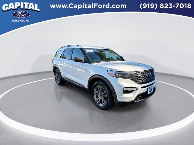 Certified 2021 Ford Explorer XLT w/ Equipment Group 202A AWD/4WD image 2