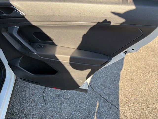 Used 2018 Volkswagen Tiguan SEL Premium image 17