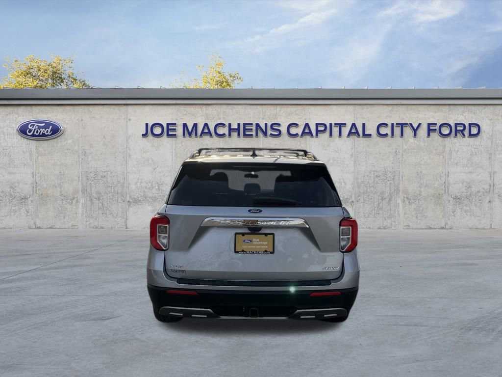 Certified 2022 Ford Explorer XLT w/ Equipment Group 202A image 4