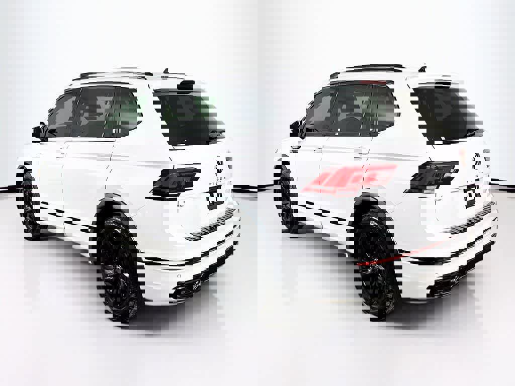 Used 2024 Volkswagen Tiguan SE R-Line image 4