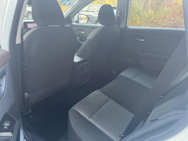 Used 2023 Nissan Rogue SV image 12