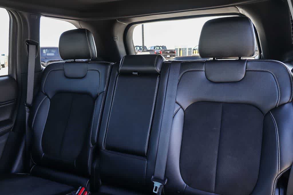 Used 2023 Jeep Grand Cherokee Altitude RWD image 19