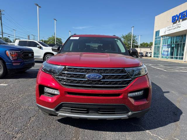 Certified 2023 Ford Explorer XLT w/ Equipment Group 202A AWD/4WD image 3