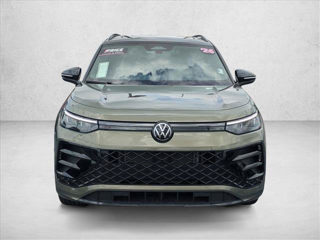 Used 2026 Volkswagen Tiguan SE R-Line FWD image 2