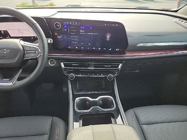 Used 2025 Chevrolet Traverse Z71 w/ Driver Confidence Package AWD/4WD image 11