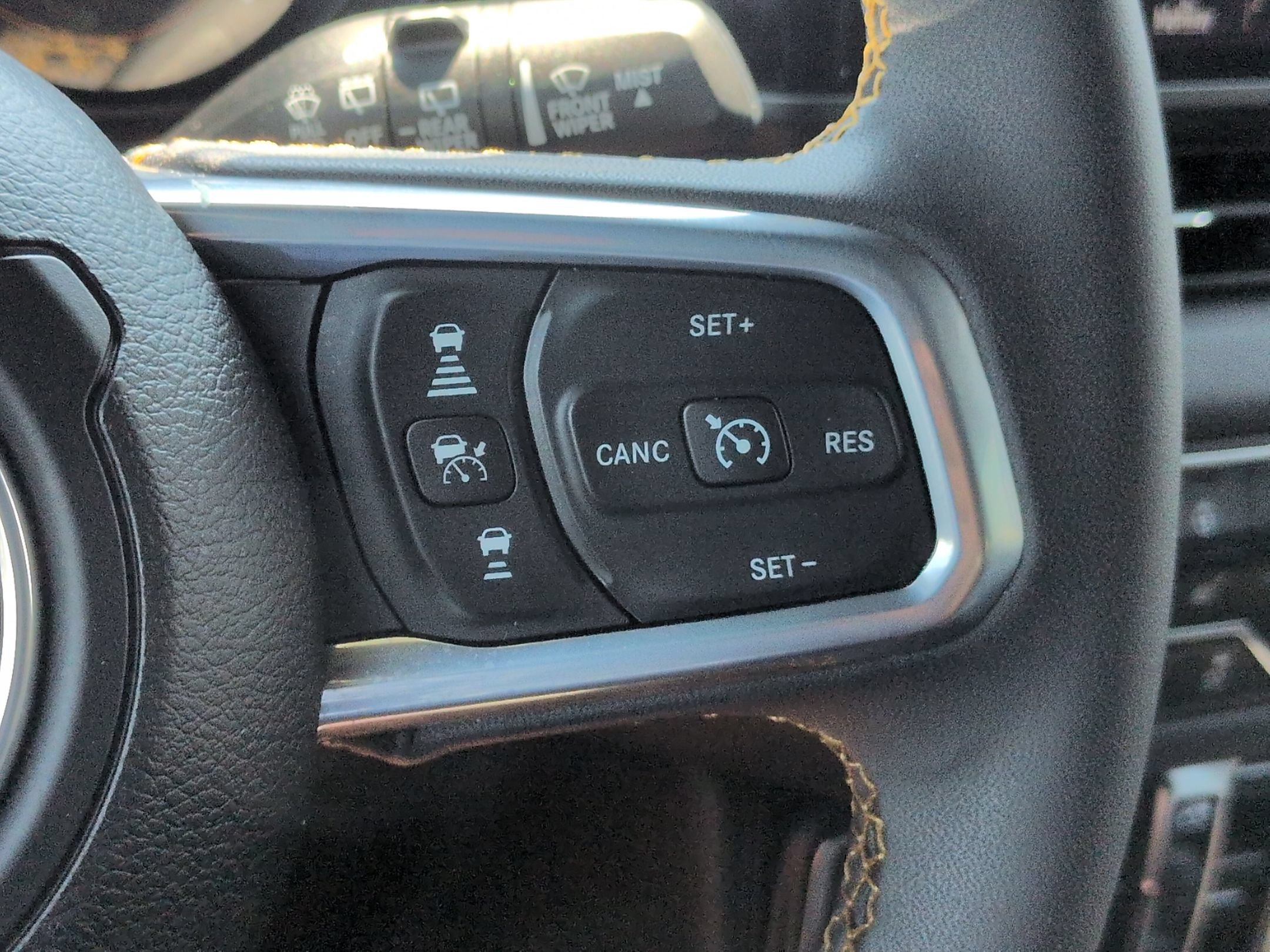 Used 2024 Jeep Wrangler Unlimited Sahara w/ Technology Group AWD/4WD image 19
