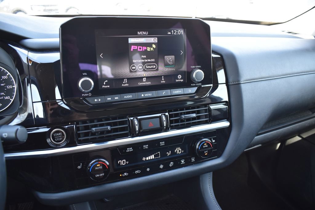 Used 2024 Nissan Pathfinder SV image 14