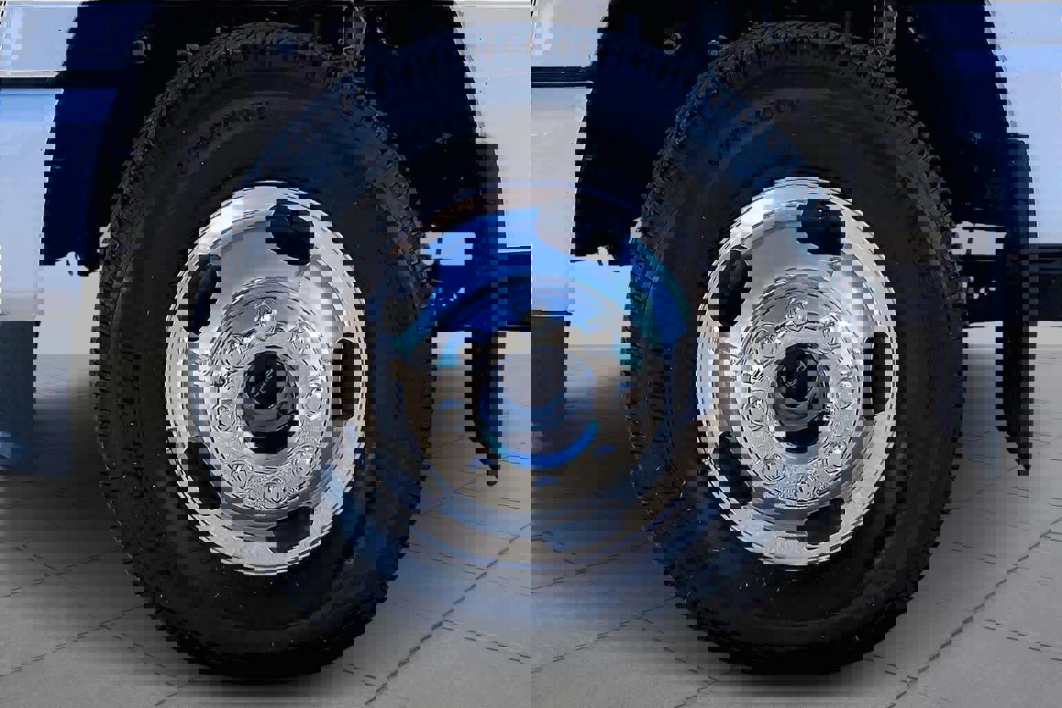 Certified 2025 Ford F350 Platinum w/ Platinum Plus Package image 12