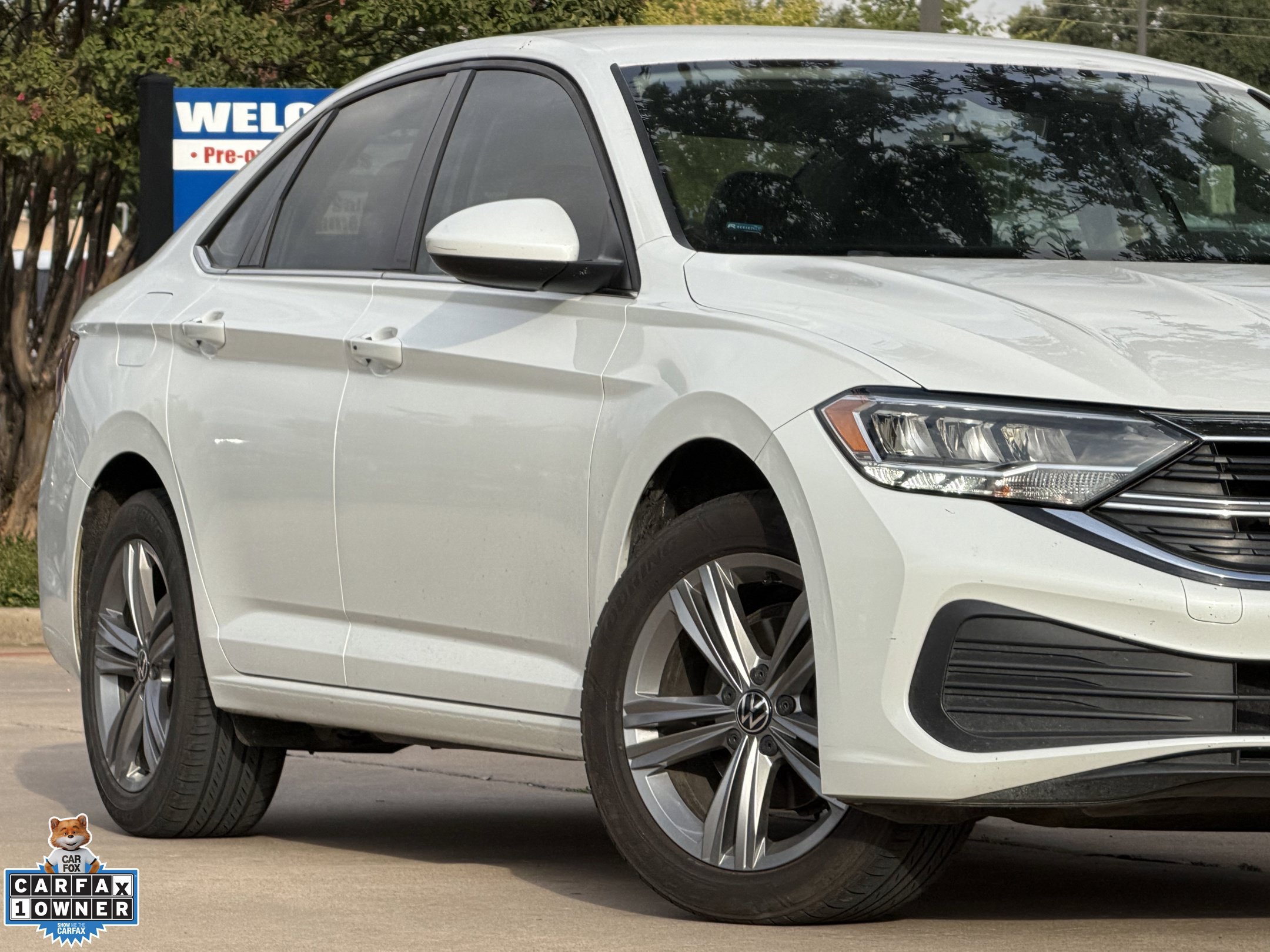 Used 2023 Volkswagen Jetta SE FWD image 9