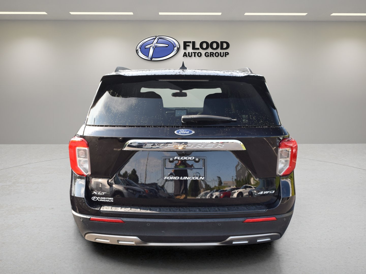 Certified 2023 Ford Explorer XLT w/ Equipment Group 202A AWD/4WD image 5