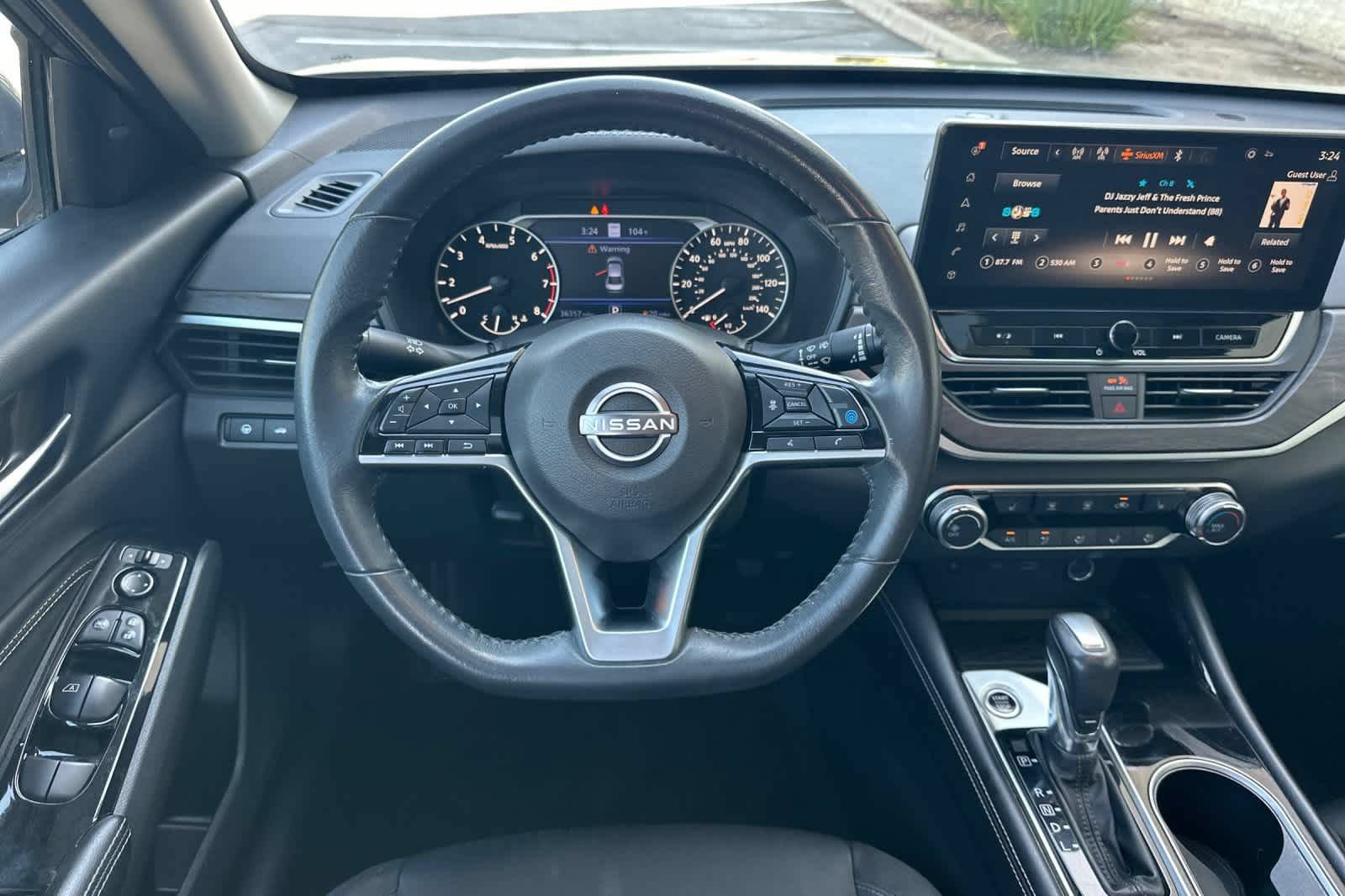 Used 2023 Nissan Altima 2.5 SV w/ SV Premium Package AWD/4WD image 15