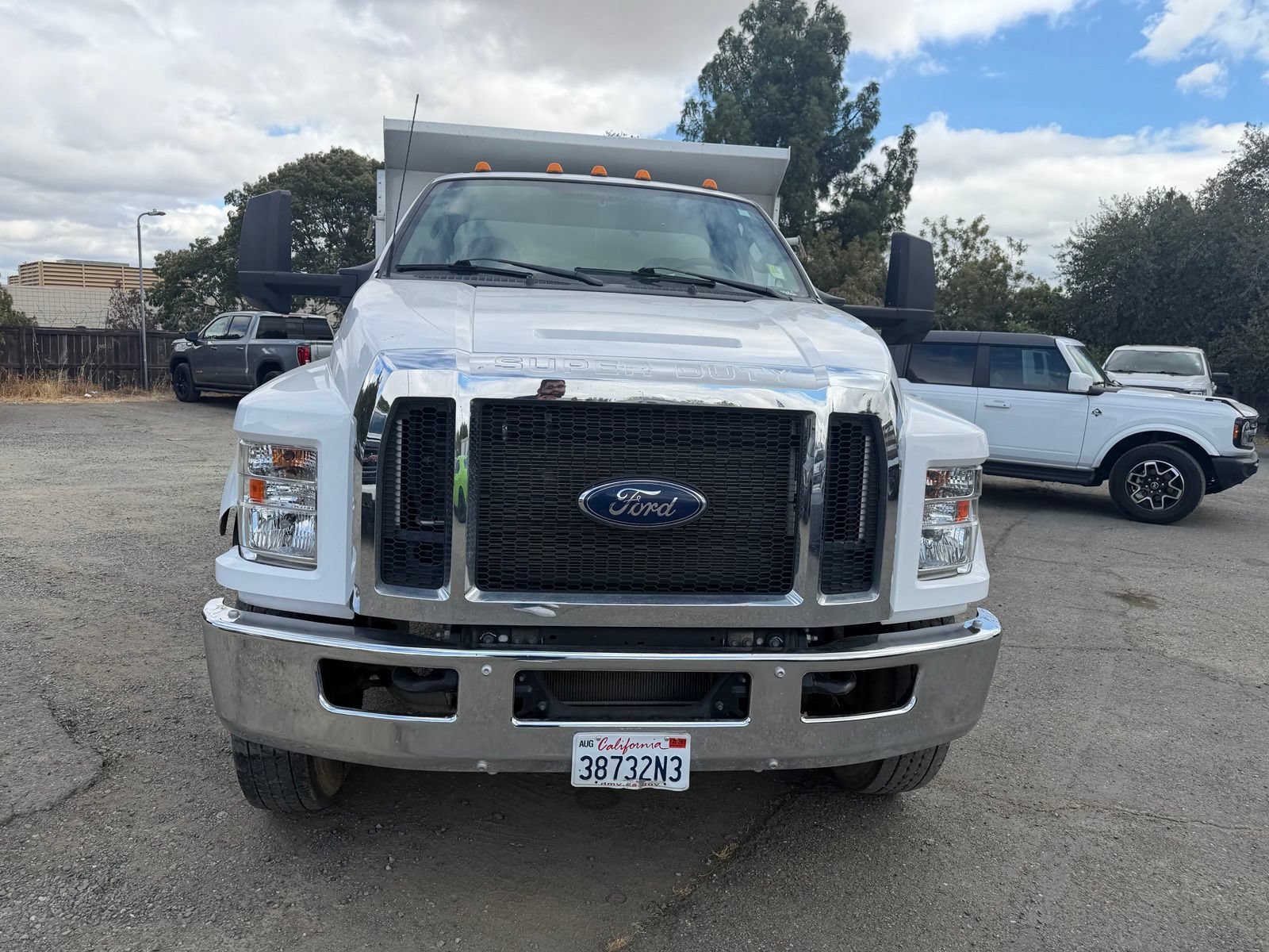 Certified 2022 Ford F750 2WD Regular Cab Super Duty image 8