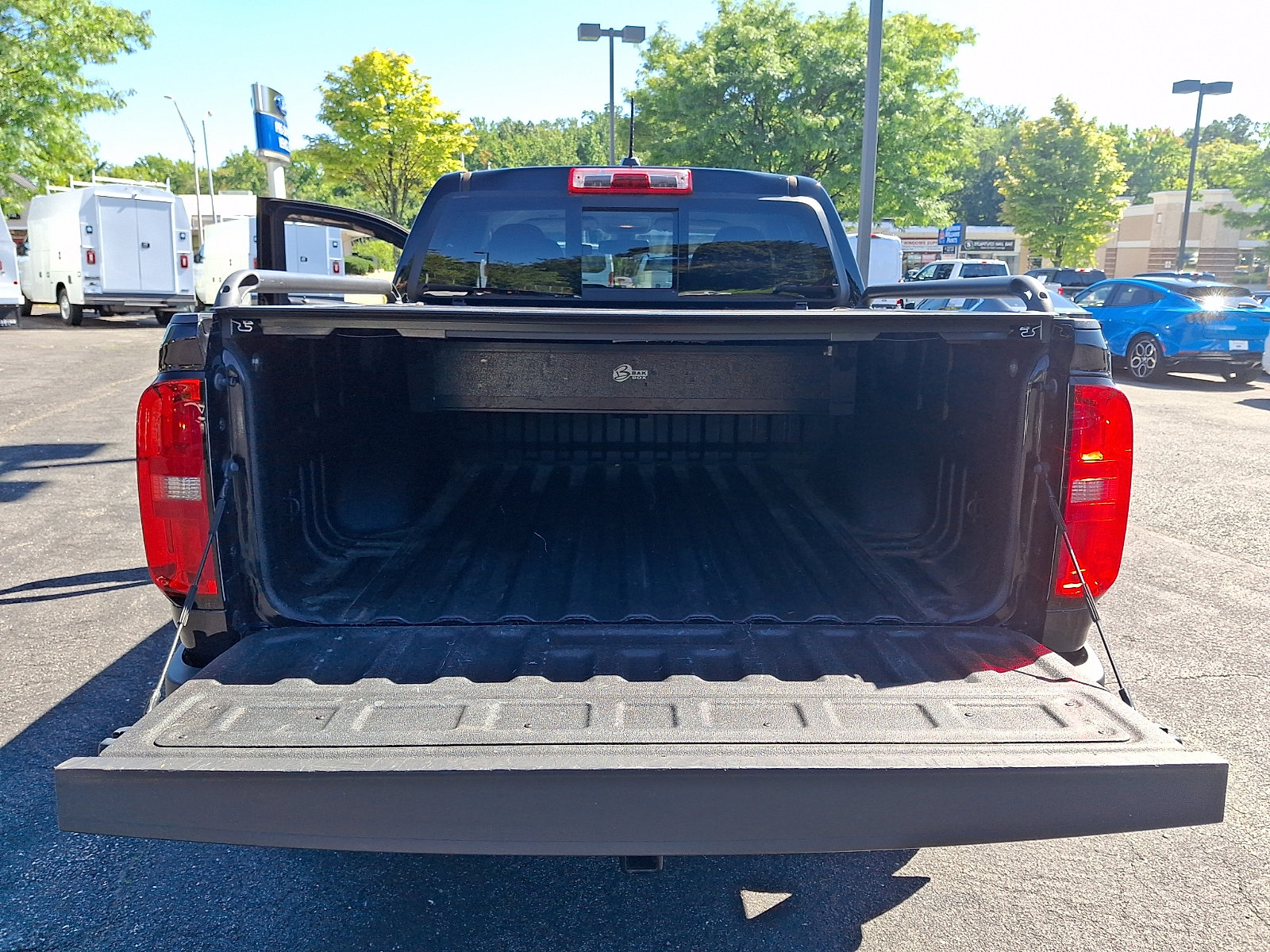 Used 2021 Chevrolet Colorado LT w/ Redline Special Edition AWD/4WD image 30