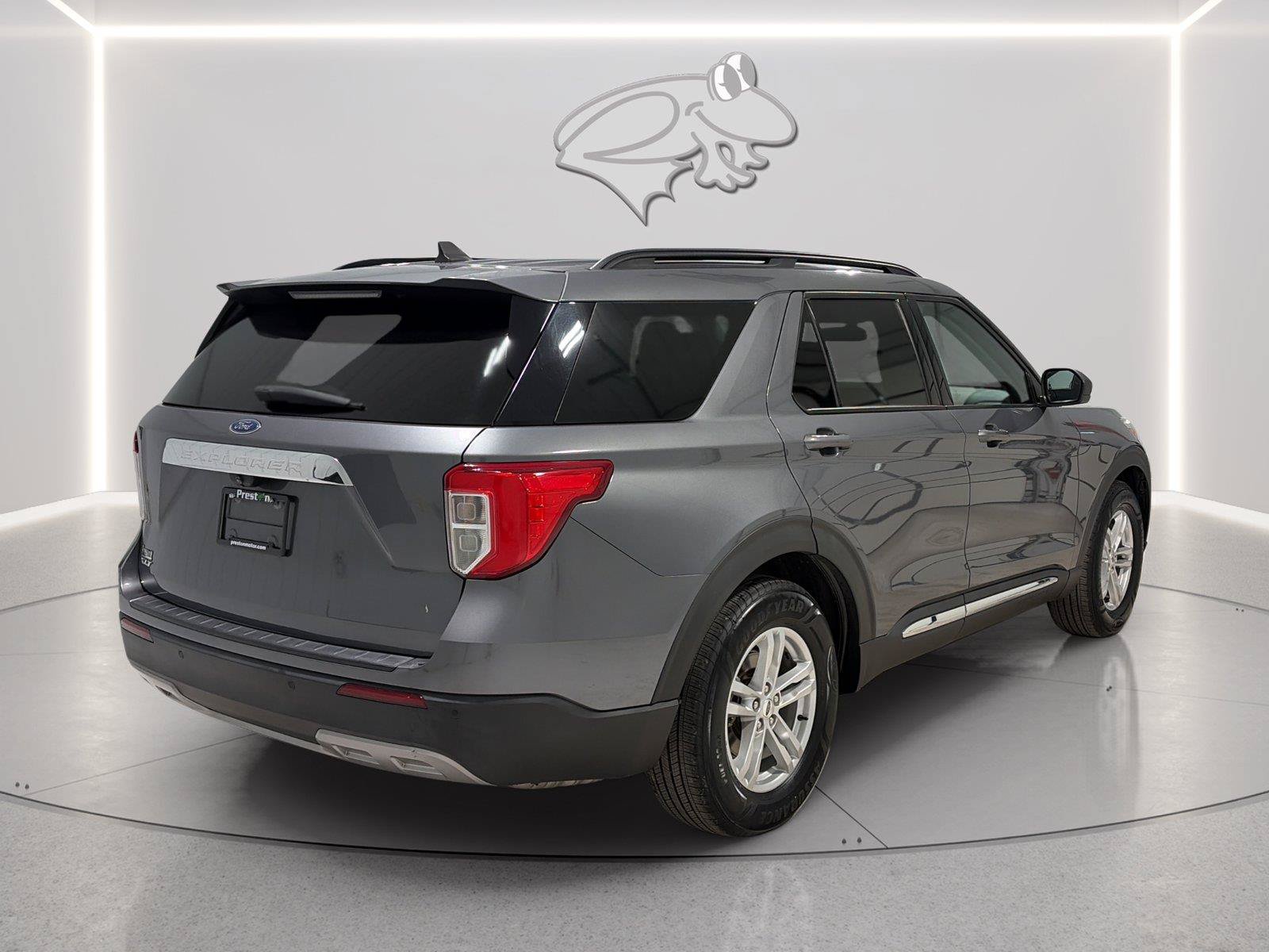 Certified 2022 Ford Explorer XLT w/ Equipment Group 202A RWD image 5