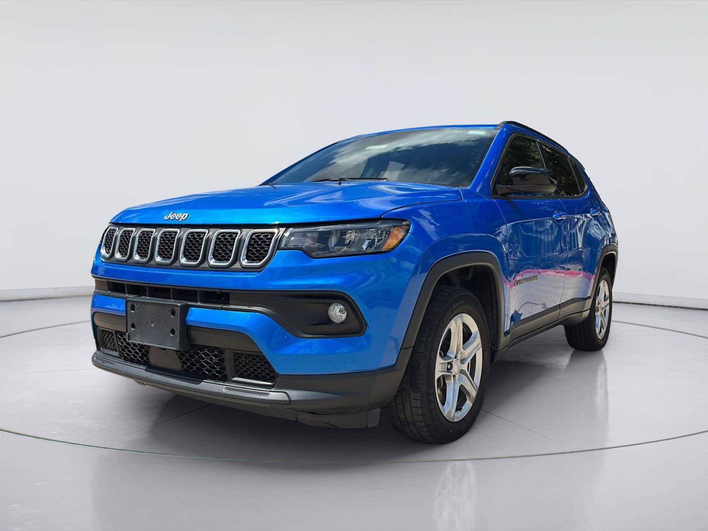 Used 2024 Jeep Compass Latitude AWD/4WD image 8