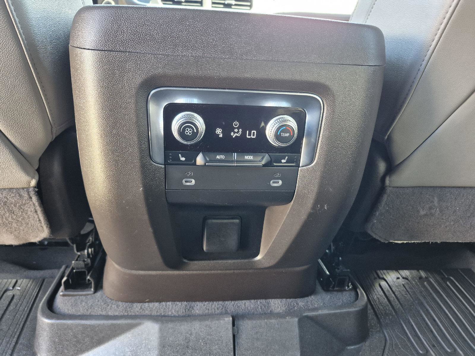 Used 2023 GMC Yukon XL SLT w/ SLT Premium Package image 21