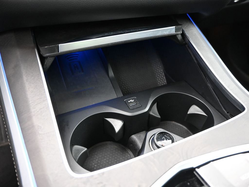 Used 2025 BMW X5 xDrive50e image 48