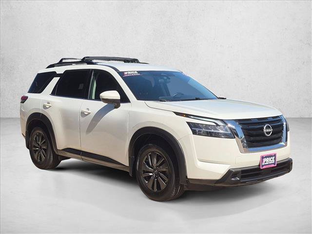 Used 2022 Nissan Pathfinder SV AWD/4WD image 3