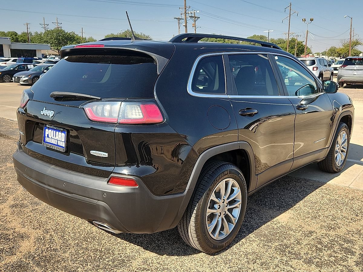 Used 2022 Jeep Cherokee Latitude Lux w/ Sun & Sound Group AWD/4WD image 3