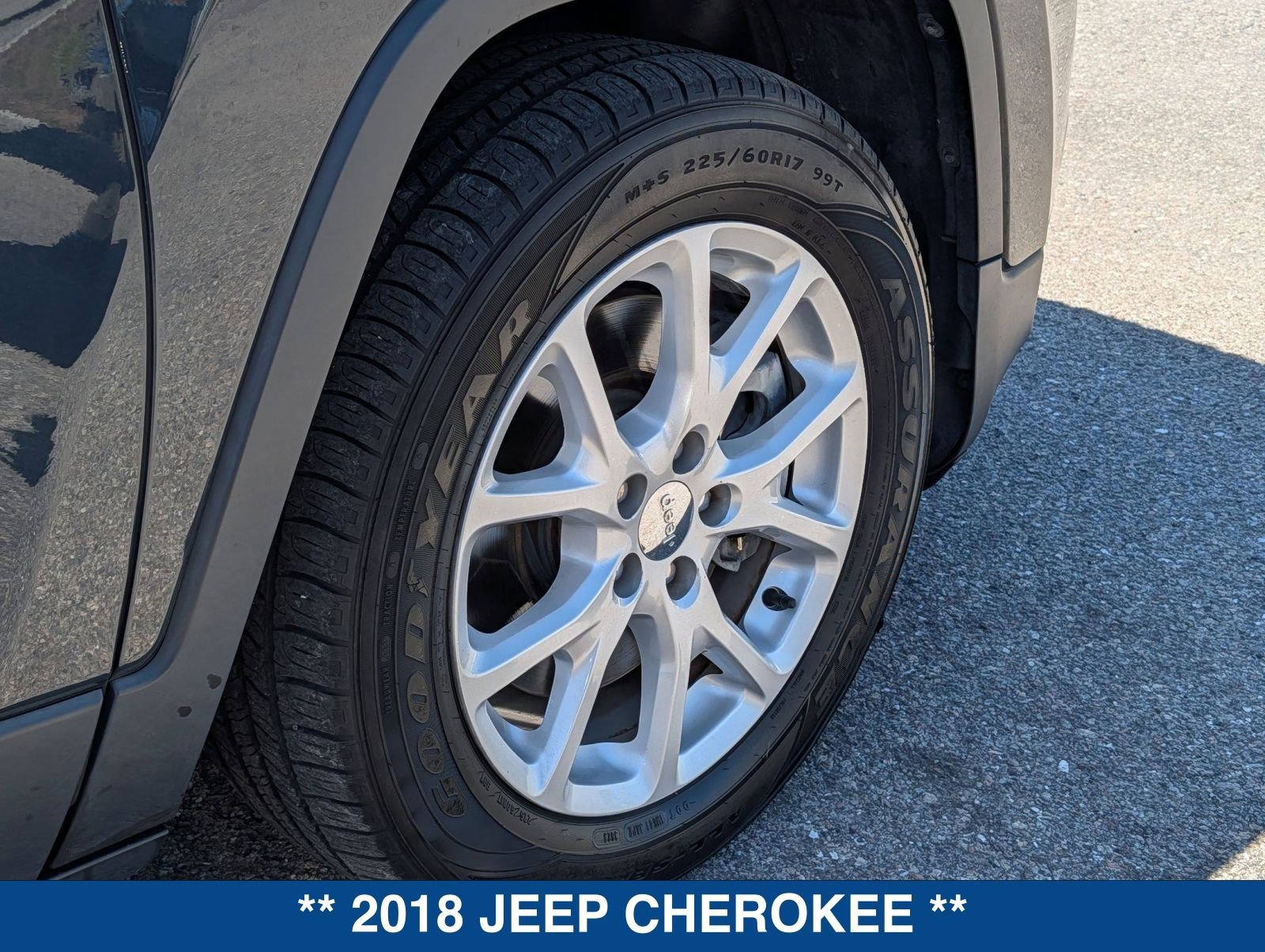 Used 2018 Jeep Cherokee Latitude Plus image 32