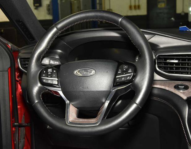 Certified 2023 Ford Explorer Platinum w/ Technology Package AWD/4WD image 14