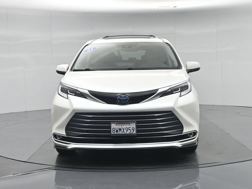 Used 2021 Toyota Sienna Limited FWD image 27