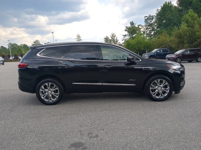 Used 2021 Buick Enclave Avenir w/ Avenir Technology Package FWD image 3