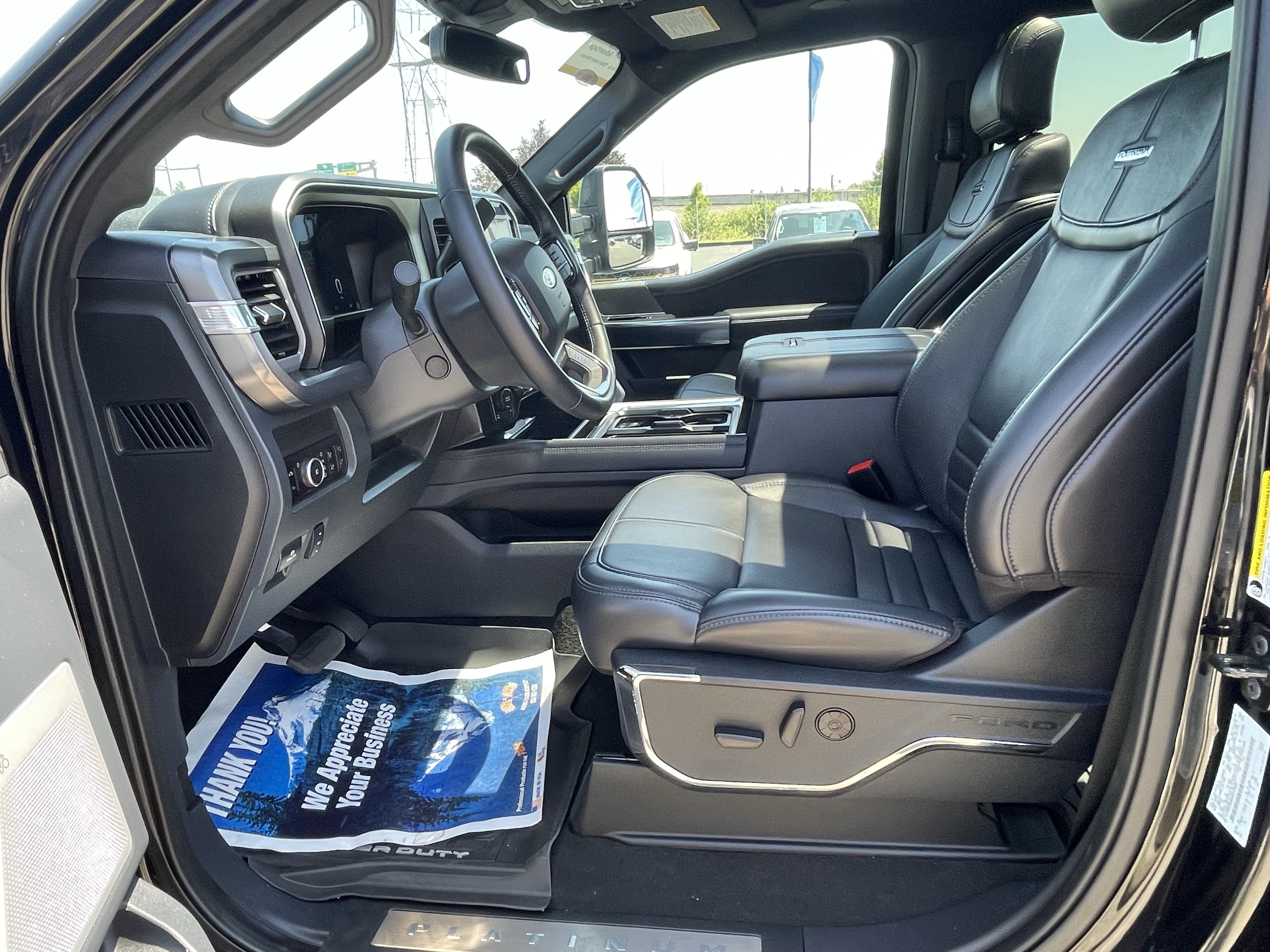Certified 2025 Ford F350 Platinum w/ FX4 Off-Road Package AWD/4WD image 8
